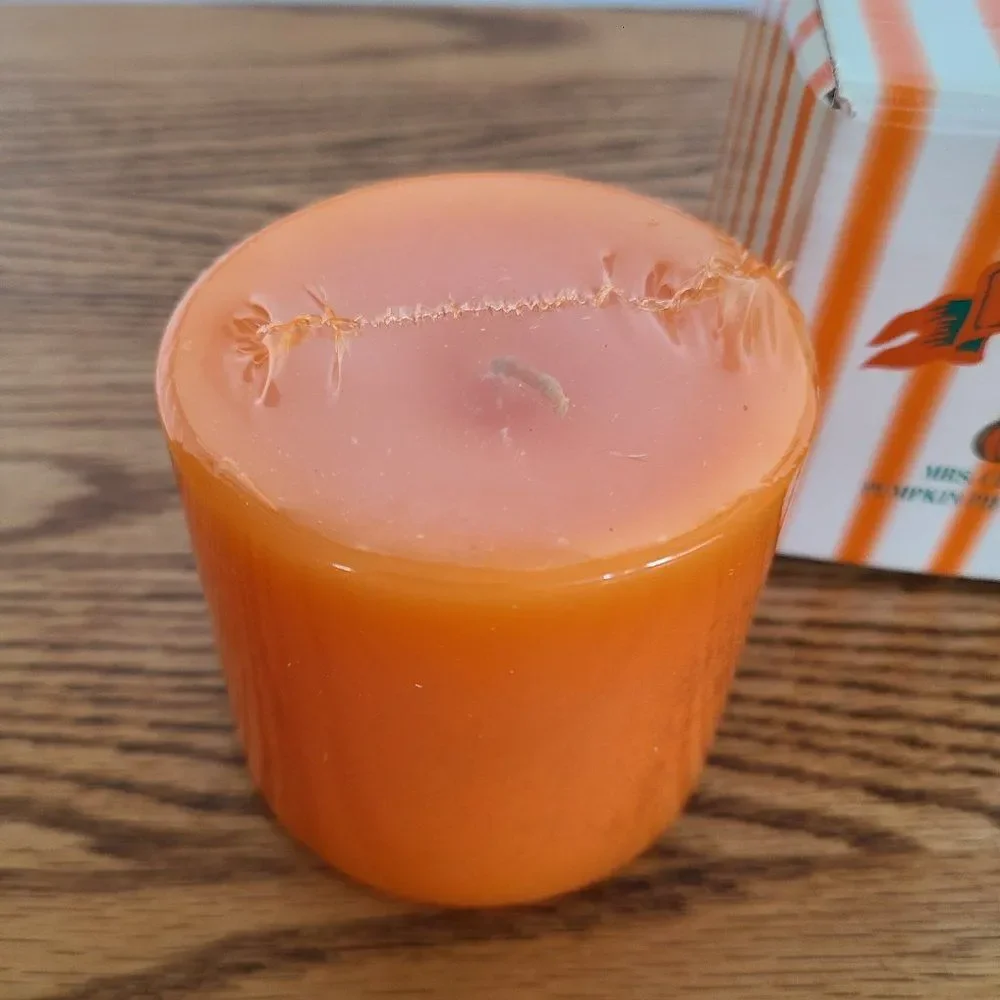 Vintage Avon Santa's Bath Shoppe Mrs. Claus' Pumpkin Pie Pillar Candle NIB